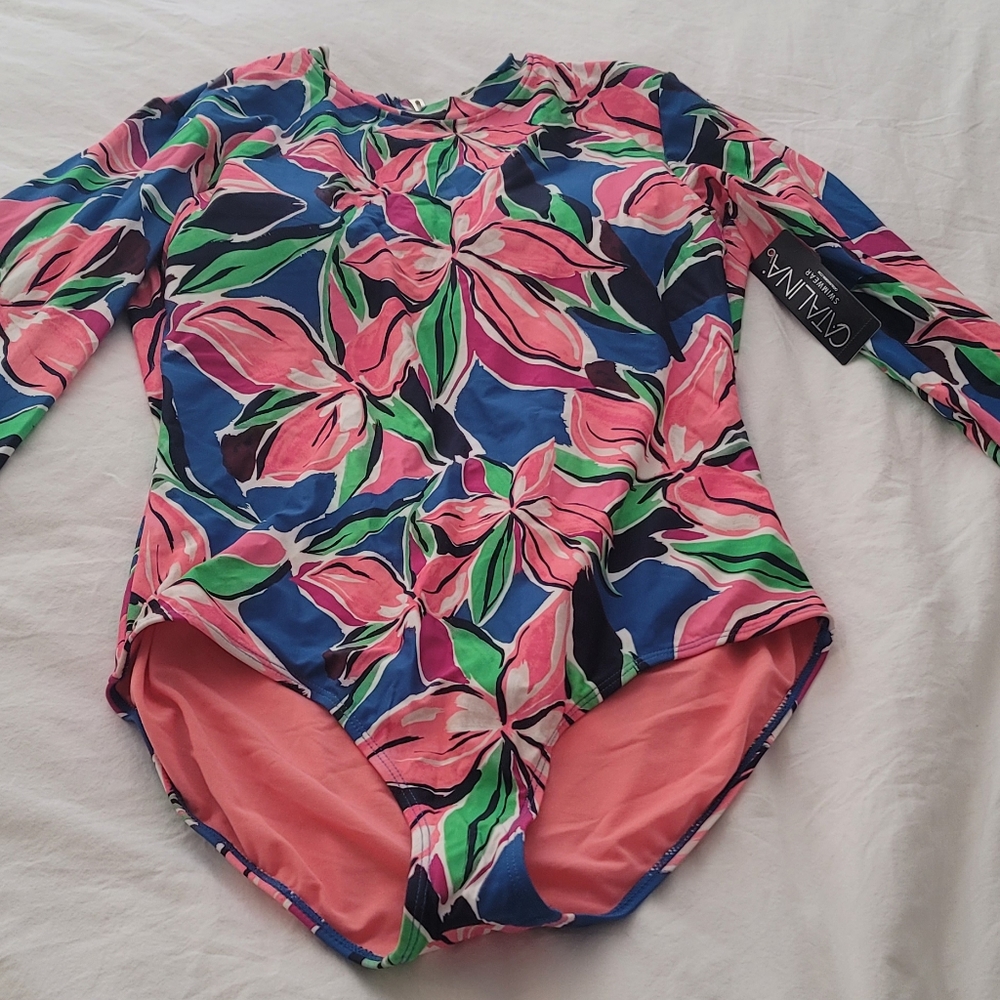 Long sleeve swimwear